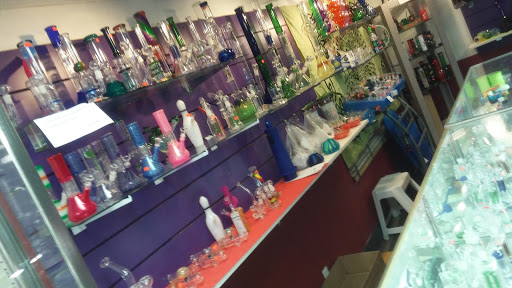 Tobacco Shop «One Love Tobacco & Gifts», reviews and photos, 7116 Gulf Blvd, St Pete Beach, FL 33706, USA