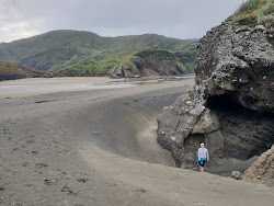 Photo de Anawhata Beach et ses beaux paysages