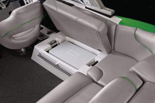 Boat Dealer «Norcal MasterCraft Discovery Bay Mall - Showroom / ProShop», reviews and photos, 1520 Discovery Bay Blvd #200, Discovery Bay, CA 94505, USA