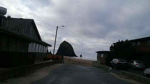 Grocery Store «Theresa Family Market», reviews and photos, 1170 S Hemlock St, Cannon Beach, OR 97110, USA