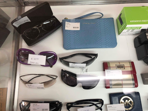 Pawn Shop «International Pawn & Jewelry», reviews and photos, 1725 N Alafaya Trail, Orlando, FL 32826, USA