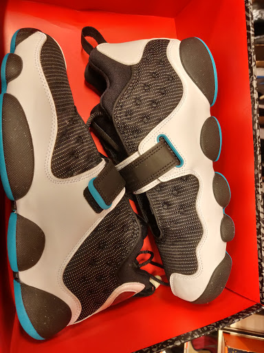 Clothing Store «Nike Factory Store», reviews and photos, 2200 Tanger Blvd #735, Washington, PA 15301, USA