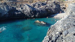 Klisidi beach'in fotoğrafı küçük bir koy ile birlikte