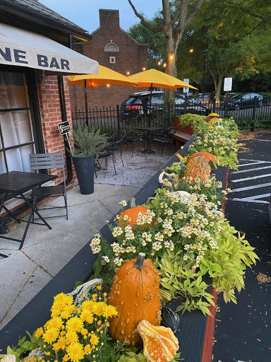 Wine Bar «750ml Wines», reviews and photos, 2287 W Market St, Akron, OH 44313, USA