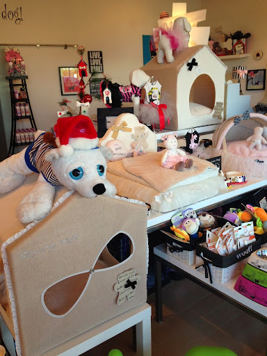 Pet Supply Store «Woof Woof Puppies & Boutique», reviews and photos, 29555 Northwestern Hwy, Southfield, MI 48034, USA