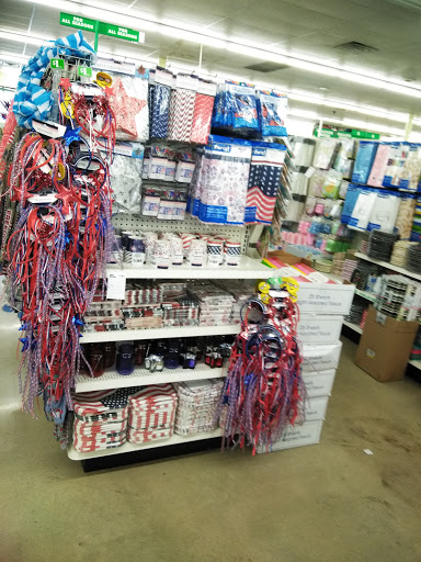 Dollar Store «Dollar Tree», reviews and photos, 4811 Edgmont Ave, Brookhaven, PA 19015, USA