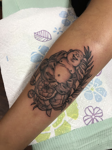 Tattoo Shop «Dream City Tattoos», reviews and photos, 2376 N Neva Ave, Chicago, IL 60707, USA