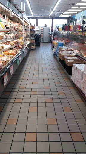 Grocery Store «La Chiquita Supermarket», reviews and photos, 3555 W 26th St, Chicago, IL 60623, USA