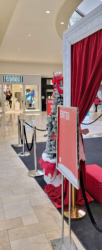 Shopping Mall «The Shops at Chestnut Hill», reviews and photos, 199 Boylston St, Chestnut Hill, MA 02467, USA