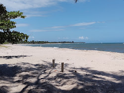 Photo de Praia dos Garcez avec rivage droit, long