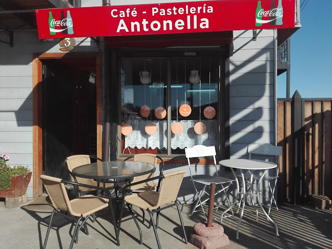 Opiniones de Cafe Y Pasteleria Antonella en Frutillar - Cafetería