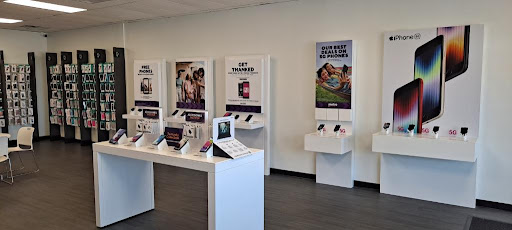 Cell Phone Store «MetroPCS Authorized Dealer», reviews and photos, 1901 Russellville Rd, Bowling Green, KY 42101, USA