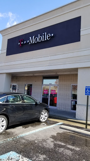 Cell Phone Store «T-Mobile», reviews and photos, 2067 W Mercury Blvd, Hampton, VA 23666, USA