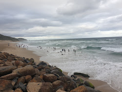 Foto von Beacon Bay beach und die siedlung
