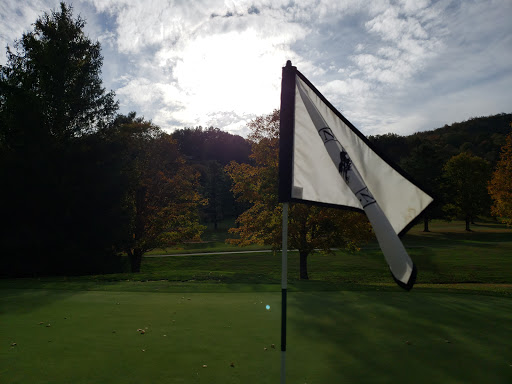 Golf Course «Mountain Glen Golf Club», reviews and photos, 1 Club house Dr, Newland, NC 28657, USA