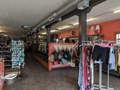 Used Clothing Store «Buffalo Exchange Minneapolis», reviews and photos, 2727 Lyndale Ave S, Minneapolis, MN 55408, USA