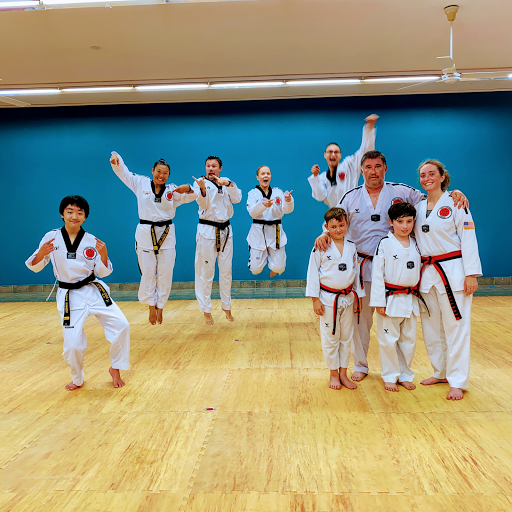 Roseville Academy - Family Taekwondo