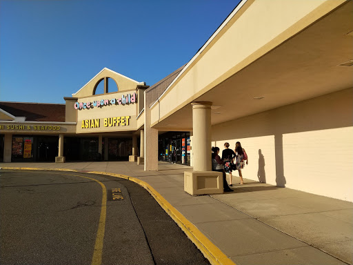 Shopping Mall «Townline Square Shopping Center», reviews and photos, 533 S Broad St, Meriden, CT 06450, USA