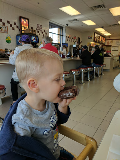 Donut Shop «Original Country Donuts», reviews and photos, 3091 US-20 #101, Elgin, IL 60124, USA