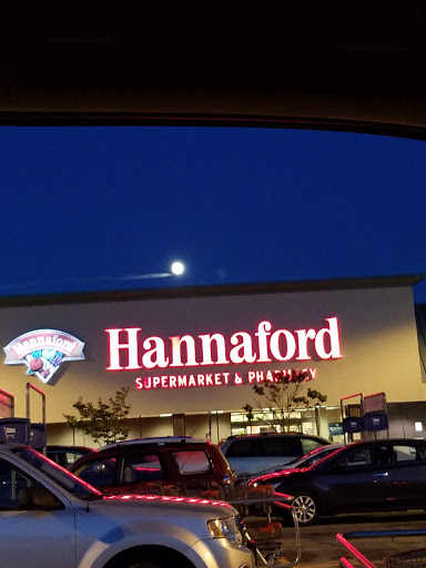 Grocery Store «Hannaford Supermarket», reviews and photos, 299 Elm St, Biddeford, ME 04005, USA