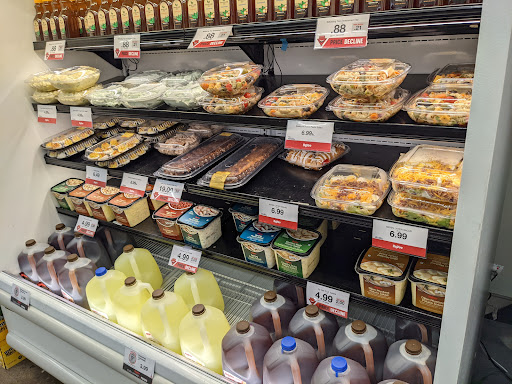 Supermarket «Hy-Vee», reviews and photos, 1843 Johnson Ave NW, Cedar Rapids, IA 52405, USA