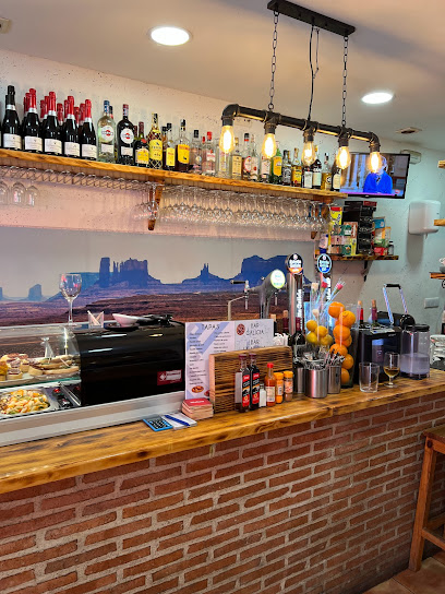 Bar Los Amigos - C/ del Rosari, 9, 03501 Benidorm, Alicante, Spain