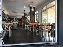 Atmosphère du Café Le Central ST AYGULF à Fréjus - n°1