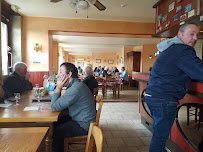 Atmosphère du Restaurant Le relais de la route à Mornay-sur-Allier - n°2