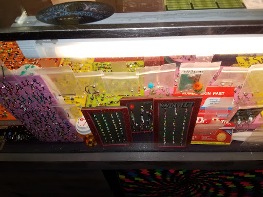 Tattoo Shop «hollywood ink», reviews and photos, 809 S Danny Thomas Blvd, Memphis, TN 38126, USA