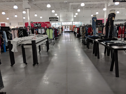 Department Store «Saks OFF 5TH», reviews and photos, 2500 Fashion Center Blvd, Christiana, DE 19702, USA