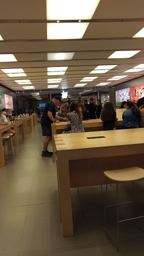 Computer Store «Apple Barton Creek», reviews and photos, 2901 S Capital of Texas Hwy, Austin, TX 78746, USA