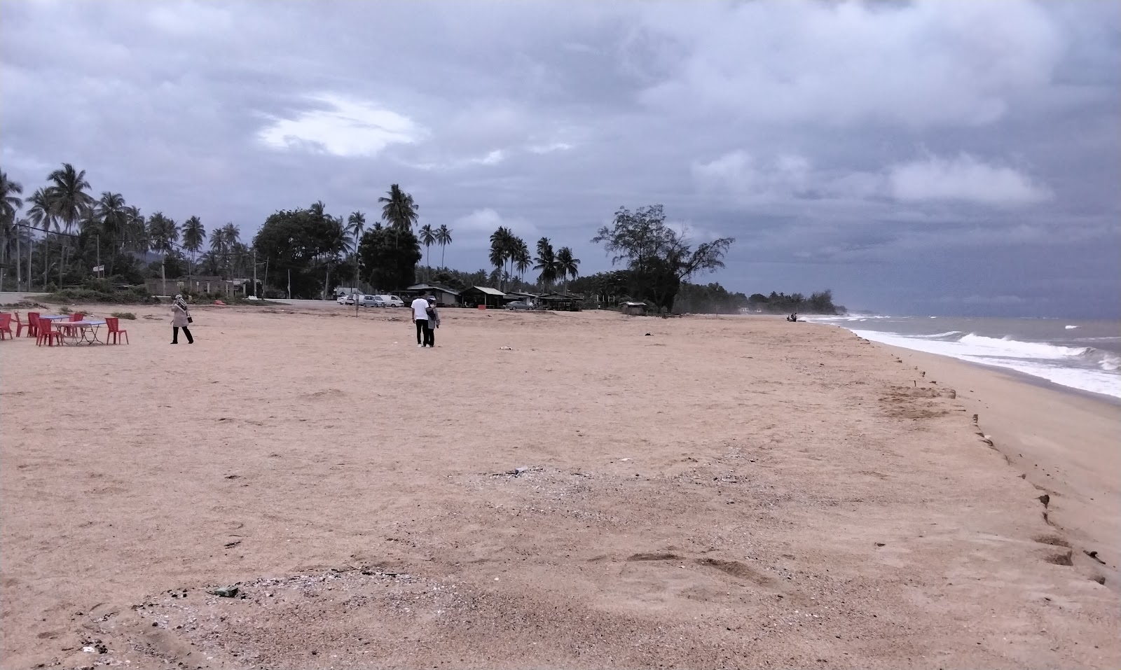 Φωτογραφία του Merang Beach με επίπεδο καθαριότητας εν μέρει καθαρό