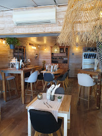Atmosphère du Restaurant Brasserie La Rotonde à Le Lavandou - n°4