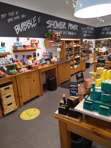 Cosmetics Store «Lush», reviews and photos, 1596 Willowbrook Dr, Houston, TX 77070, USA