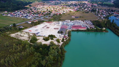 GRIS CLAIR à Mathay
