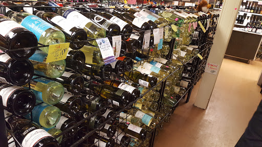 Liquor Store «Pinkey West Street Liquors», reviews and photos, 1100 West St, Annapolis, MD 21401, USA