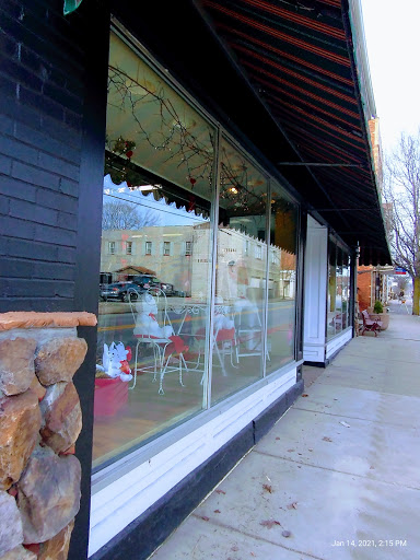 Florist «DeMuth Florist», reviews and photos, 302 Pittsburgh St, Connellsville, PA 15425, USA