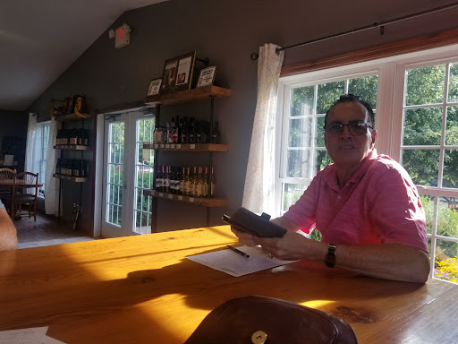 Winery «Leonard Oakes Estate Winery», reviews and photos, 10609 Ridge Rd, Medina, NY 14103, USA