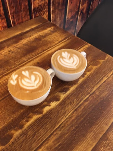 Reviews of Atdheu Caffe in London - Coffee shop