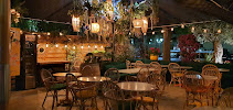 Atmosphère du Restaurant La Petite Cave di San Giovanni à Gémenos - n°3