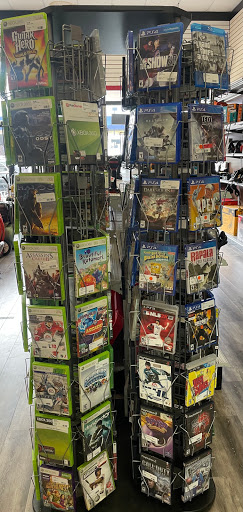 Pawn Shop «CASH POINT», reviews and photos, 32 Riverside Ave, Medford, MA 02155, USA