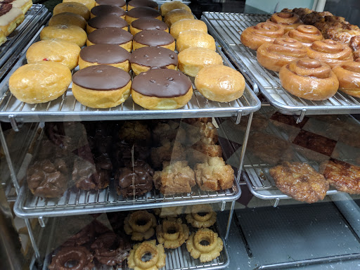 Donut Shop «Lee Donuts», reviews and photos, 124 Peterson Rd, Libertyville, IL 60048, USA