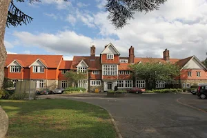 Cygnet Hospital Godden Green image