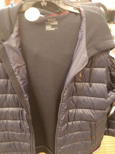 Stores to buy men's quilted vests Philadelphia