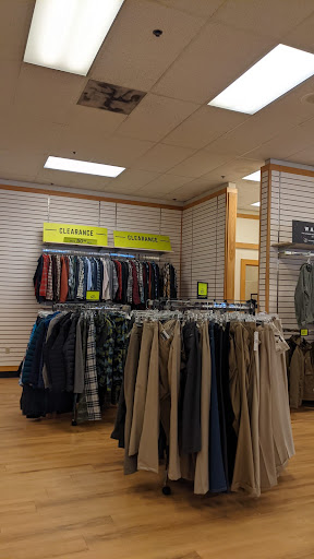 Clothing Store «Eddie Bauer Outlet», reviews and photos, 230 Outlet Village Blvd, Lebanon, TN 37090, USA