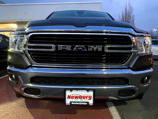 Auto Parts Store «Newberg Dodge Jeep Chrysler Ram», reviews and photos, 2809 Portland Rd, Newberg, OR 97132, USA