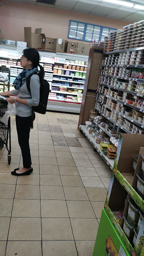 Grocery Store «Devon Market», reviews and photos, 1440 W Devon Ave, Chicago, IL 60660, USA