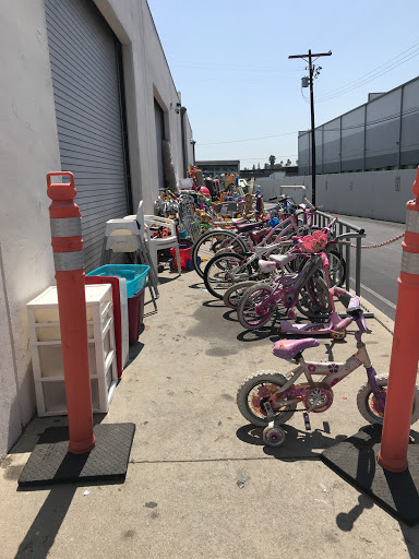 Thrift Store «Super Thrift Store Rescue Mission», reviews and photos, 13422 Saticoy St, North Hollywood, CA 91605, USA