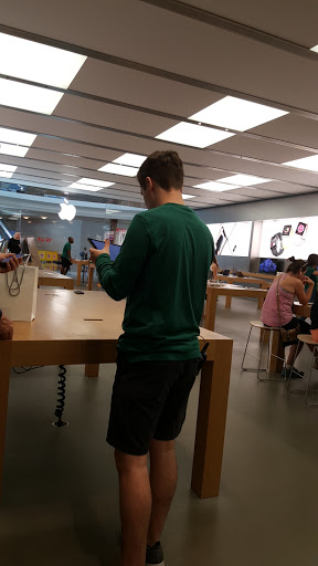 Computer Store «Apple Polaris Fashion Place», reviews and photos, 1500 Polaris Pkwy, Columbus, OH 43240, USA