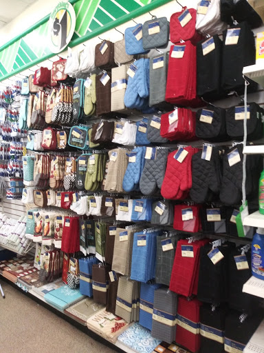 Dollar Store «Dollar Tree», reviews and photos, 3570 Soldano Boulevard, Columbus, OH 43228, USA